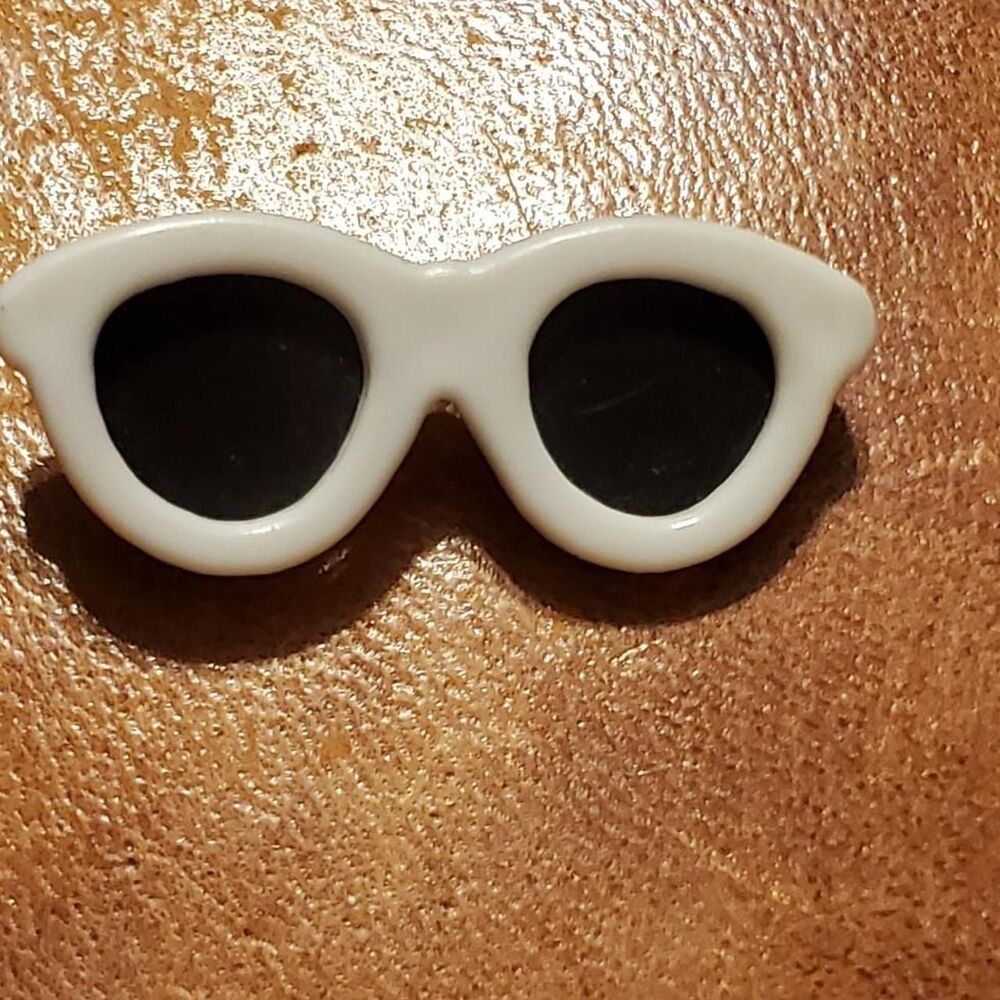 Notinlist Women's White and Cream Jewellery